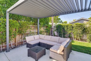 Interior - Studio Tours & Universal Fun! Burbank Family Home (Burbank)