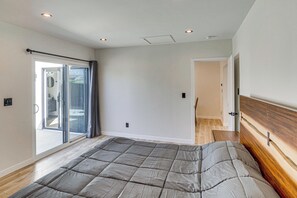 House (3 Bedrooms) | Interior - Studio Tours & Universal Fun! Burbank Family Home (Burbank)