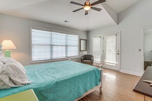 Interior - 1 Block to Shore: Myrtle Beach Home w/ Pool Access (Myrtle Beach)