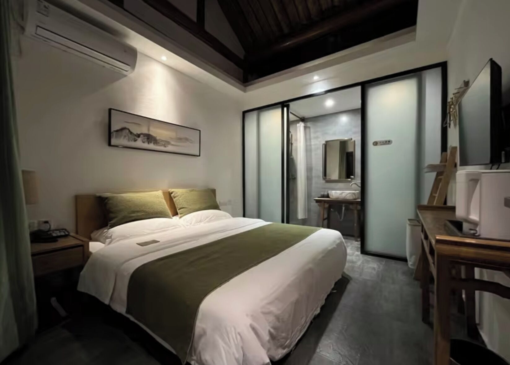 Habitación básica doble, vista a la colina