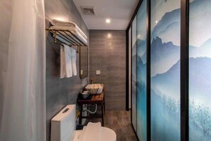 Habitación básica doble, vista a la colina | Baño