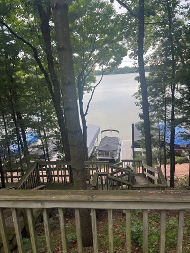 Family-friendly, rustic cabin overlooking the lake at Oak Grove Resort in Chetek