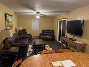 Living area - Family-friendly, rustic cabin overlooking the lake at Oak Grove Resort in Chetek (Chetek)