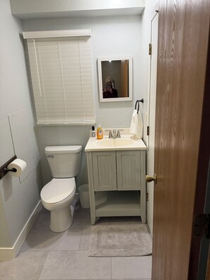 Bathroom - Family-friendly, rustic cabin overlooking the lake at Oak Grove Resort in Chetek (Chetek)