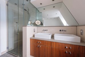 Bathroom - Prime Kensington Private Townhouse - Central London (London)