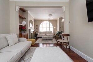 Living area - Prime Kensington Private Townhouse - Central London (London)