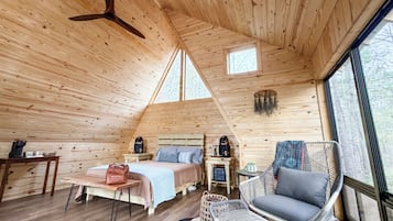 1 bedroom, bed sheets