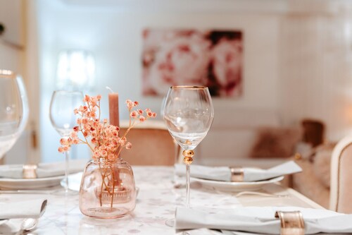 Fewo Glückliche Zeit 100qm im Souterrain mit Billardzimmer & Garten mit Terrasse