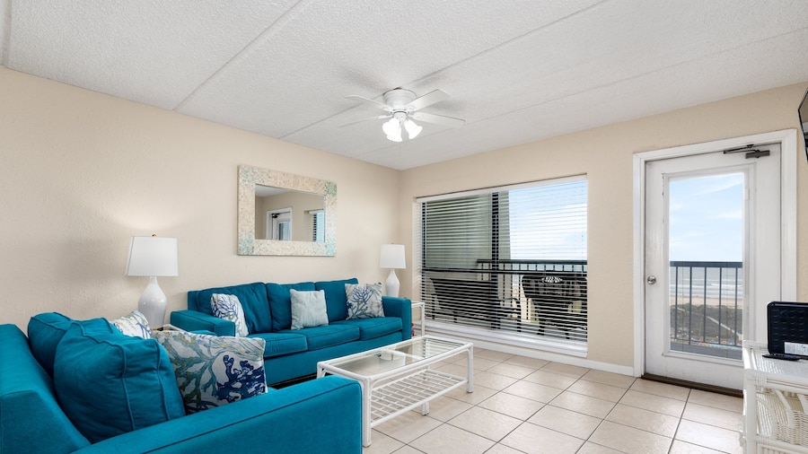 Wake Up to Ocean Views - Beachfront Balcony Pool