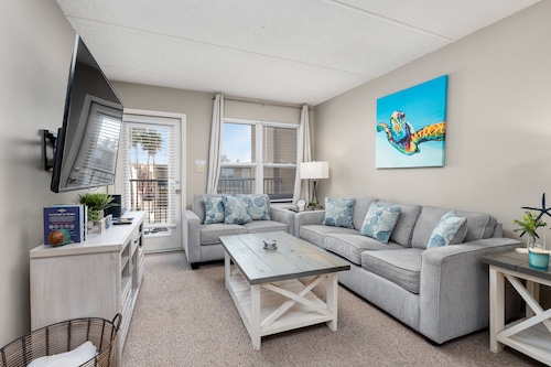 Steps From Beach Condo With Pool and Hot Tub