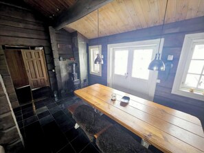 Chalet rustique, 3 chambres, sauna | Restauration