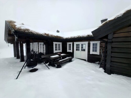 Beautiful Classic Cabin With Sauna and hot tub