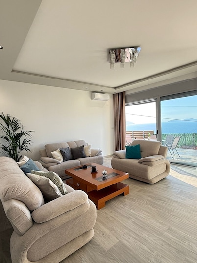 Cozy Family Villa close to the beach!
