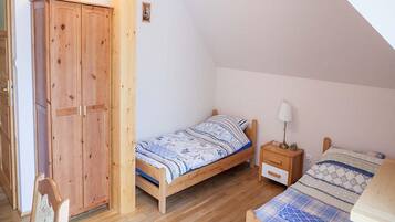 Apartment | 1 bedroom, individually furnished, bed sheets