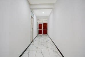 Interior - Deluxe Hotel O Bhagalpur Railway Station (Bhāgalpur)