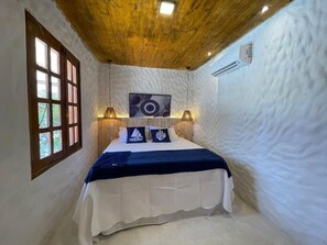 Desk, laptop workspace, blackout drapes, iron/ironing board - Villa da Praia (Aracaju)
