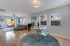 Interior - 1 Bedroom House with Hot Tub (Naples)