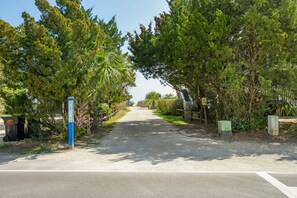 House, 5 Bedrooms | Property grounds - Altman House 5 Bedroom Home (Pawleys Island)