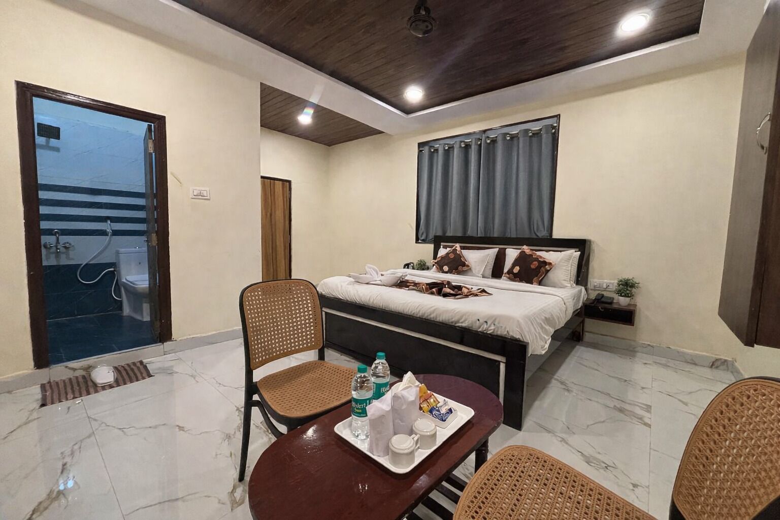 Deluxe Double Room | Desk, laptop workspace, free WiFi