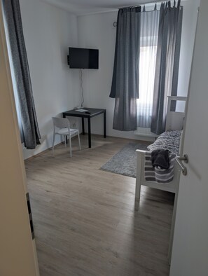 Room - Helle 1 Zimmer Apartment in der Nähe von Bahnhof (Heidenheim an der Brenz)