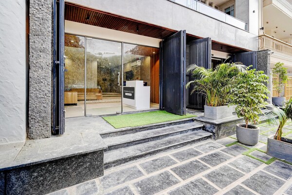 Super Townhouse Sector 51 Gurgaon - Gurugram