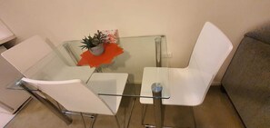 Dining - Apartment in Griffith with Free Parking & Wi-fi (Canberra)