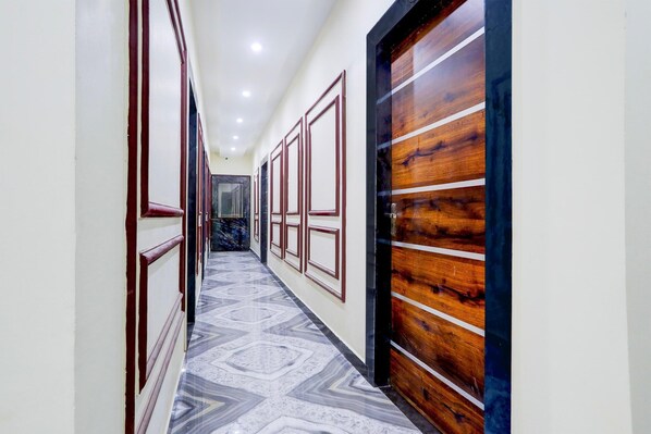 House | Interior - Deluxe Collection O Subedarganj (Phulpur)