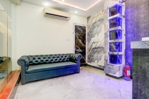 House | Lobby - Deluxe Collection O Subedarganj Railway Station (Phulpur)