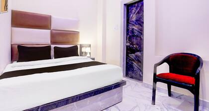 Deluxe Hotel Raj Continental