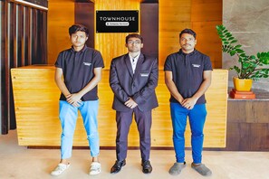 House | Reception - Deluxe With Twin Bed Super Townhouse Indiranagar (Bengaluru)