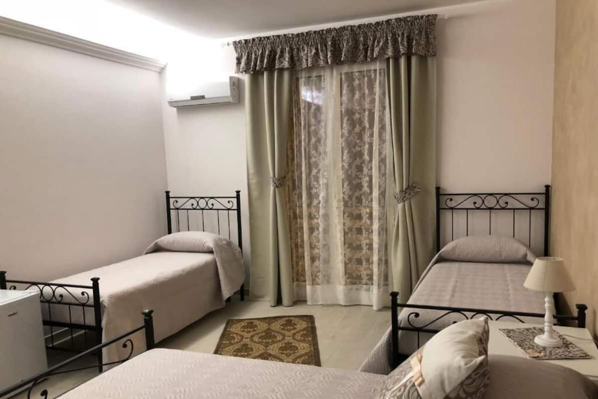 Habitación cuádruple Confort, balcón