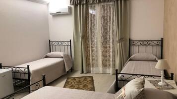 Comfort Quadruple Room, Balcony