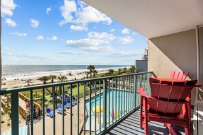 Property grounds - Updated Ocean Front Condo- Sleeps 4! Great amenities! (Myrtle Beach)