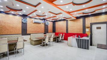 House | Dining