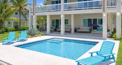 Sea of Blue Luxury Beachfront Villa - East Grand Bahama