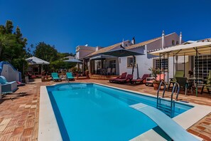 Apartment | Pool - Algarve Apartment With Garden & Pool (Portimão)