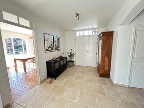 Interior - House in the heart of nature, between wildlife and the good life! (Mondragon)