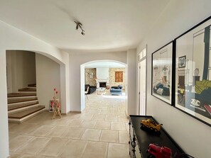 Interior - House in the heart of nature, between wildlife and the good life! (Mondragon)
