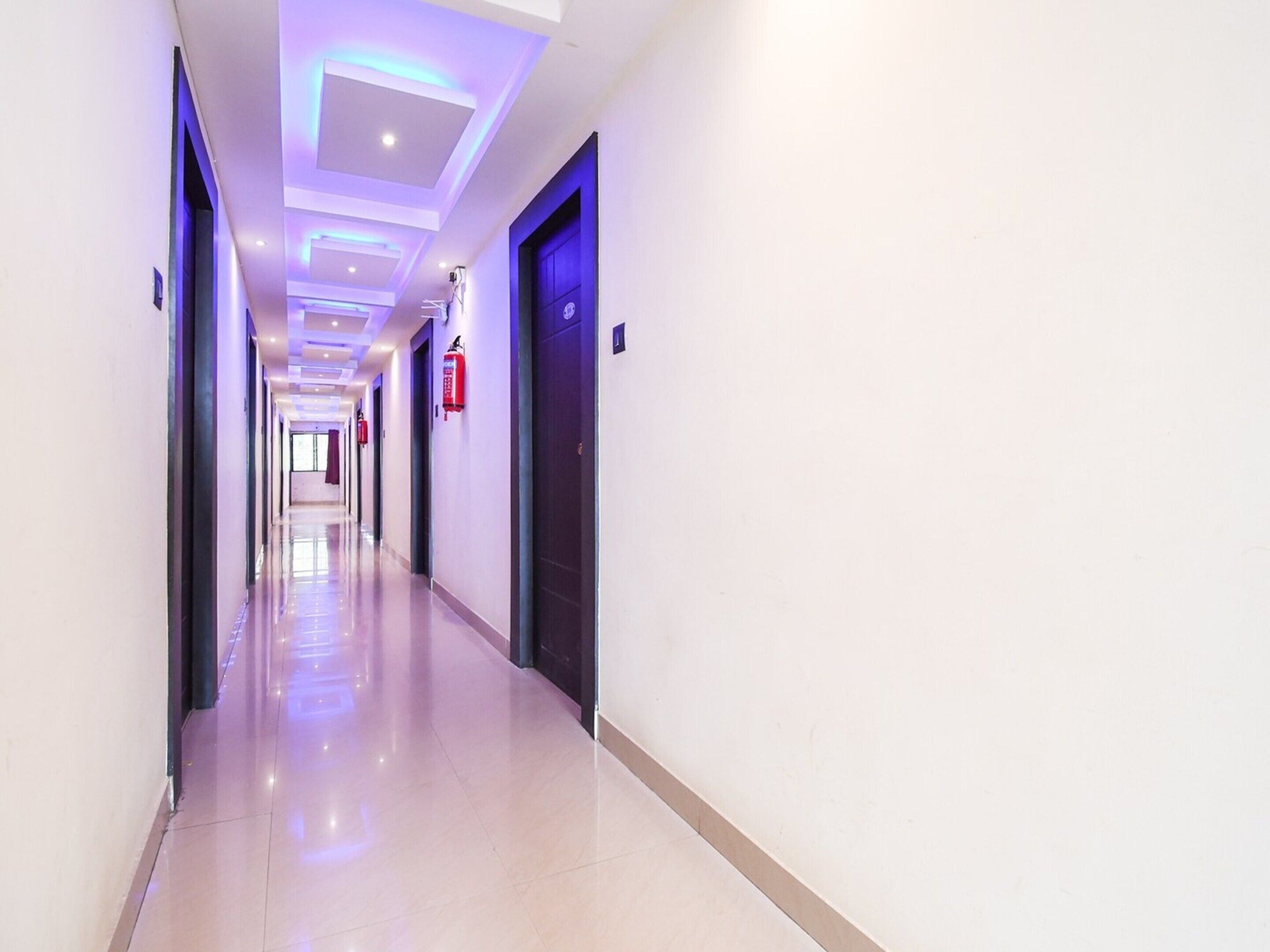 المنشأة من الداخل