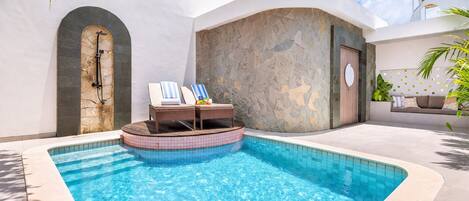 ラグジュアリー ヴィラ プールビュー | プール