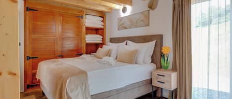 Chalet, Mountain View | Minibar, desk, iron/ironing board, free WiFi