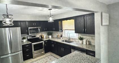 Spacious 4-bedroom house in fabulous Liberty with AC