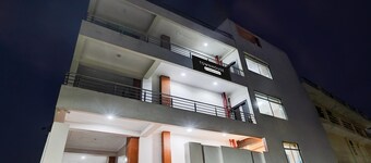 Deluxe With Twin Bedhotel Sky Inn