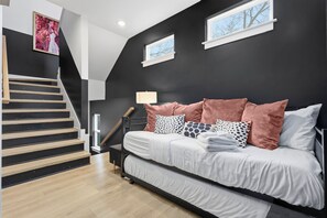 Interior - Nashville Group Retreat  Sleeps 10 Near Downtown (Nashville)