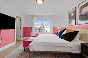 2 slaapkamers, een strijkplank/strijkijzer, wifi, beddengoed