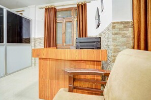 Reception - Townhouse Vikas Nagar Lucknow (Lucknow)