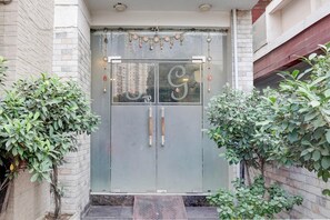 House | Reception - Super Townhouse Millenium City Centre (Gurugram)