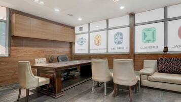 House | Meja sambut tetamu