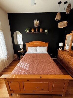 3 bedrooms, iron/ironing board, WiFi, bed sheets -  Saguaro West Retreat, Fire Pit, Desert Views & Peaceful Stay! Animal friendly (Tucson)