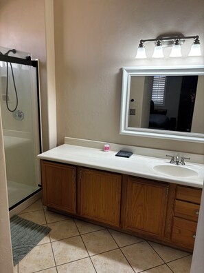 Hair dryer, towels, soap, toilet paper -  Saguaro West Retreat, Fire Pit, Desert Views & Peaceful Stay! Animal friendly (Tucson)